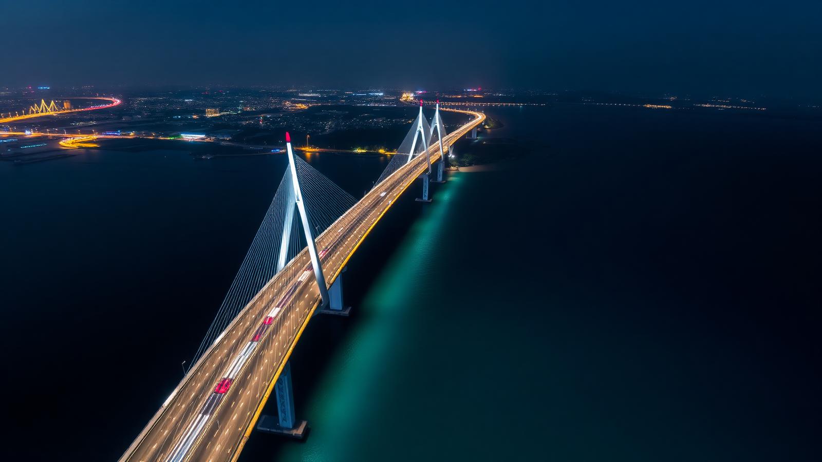 The Bandra–Worli Sea Link spanning Mumbai's coastline at dusk